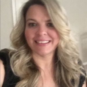 Meet your Posher, Dana